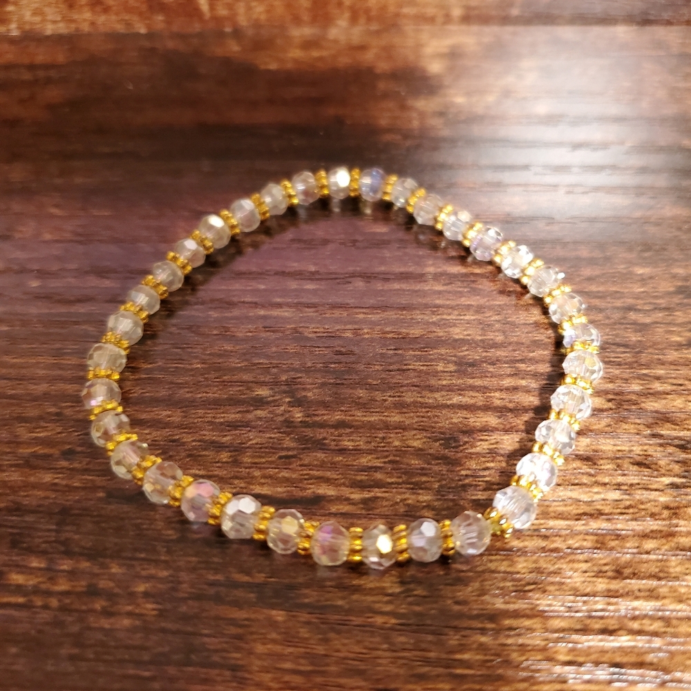 Elegant Gold and Crystal Beaded Bracelet
